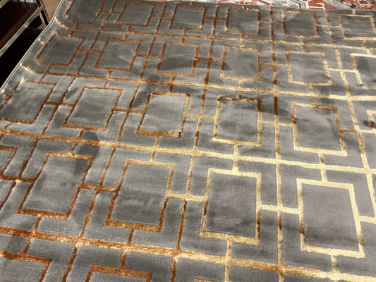8' x 10' Gray and Gold Area Rug