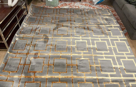 8' x 10' Gray and Gold Area Rug