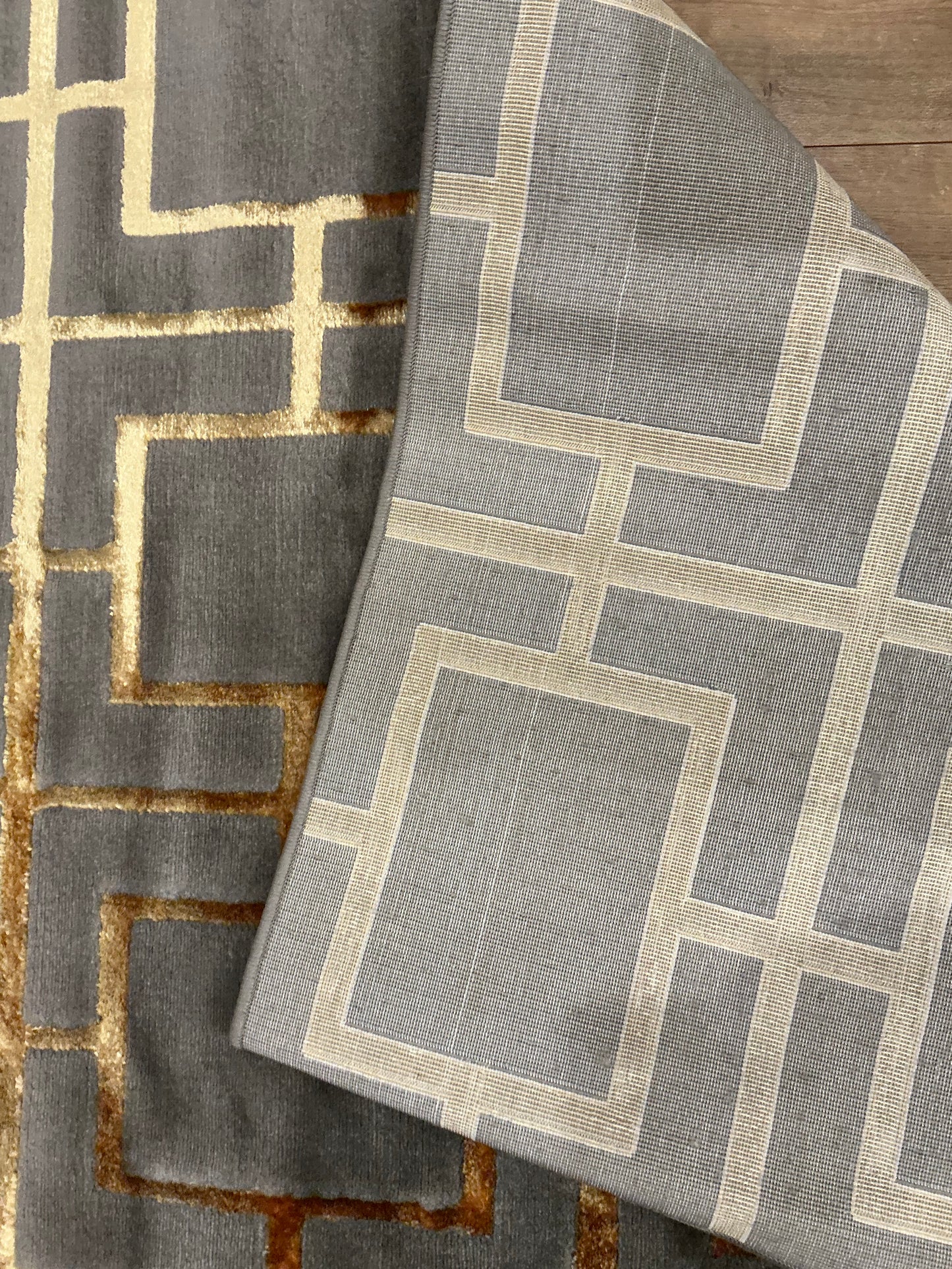 8' x 10' Gray and Gold Area Rug