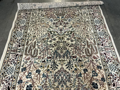 5' x 8' Traditional Area Rug