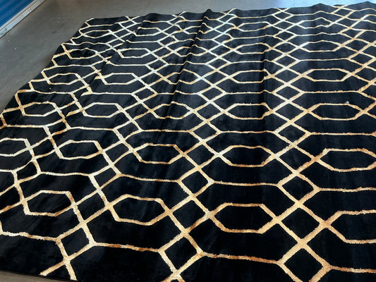 10' x 13' Black & Gold Area Rug